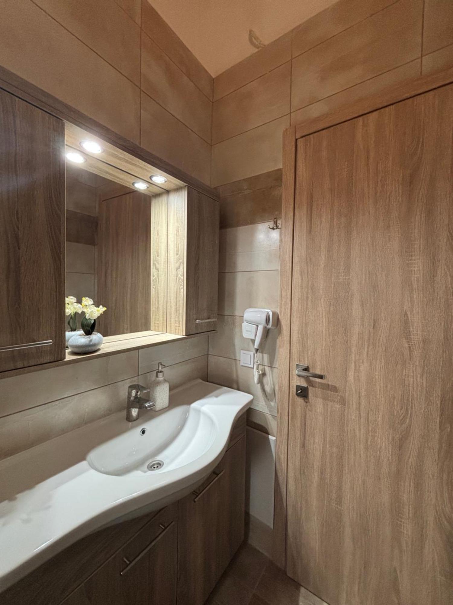 Theo Apartment Маратиас Экстерьер фото